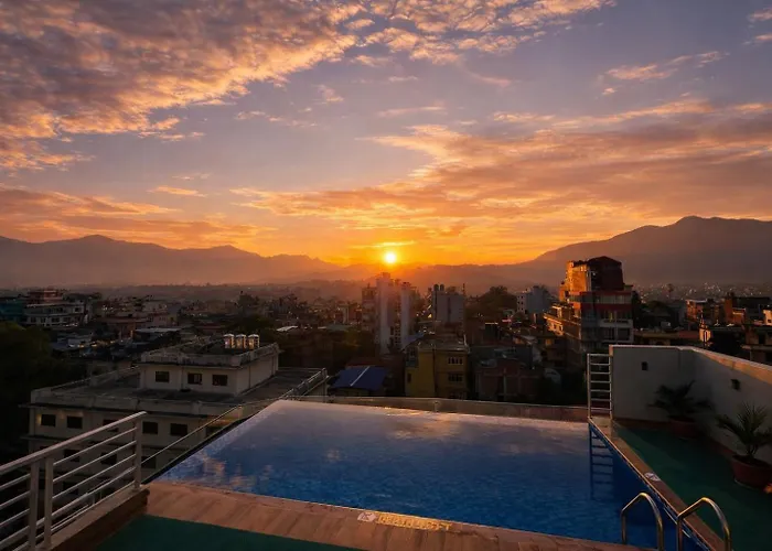 Divine Hotel 3*